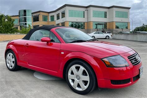 Audi TT Roadster 225 CV quattro vista laterale