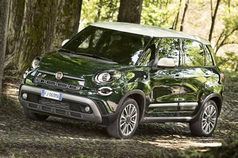 Fiat 500L Cross su strada extraurbana
